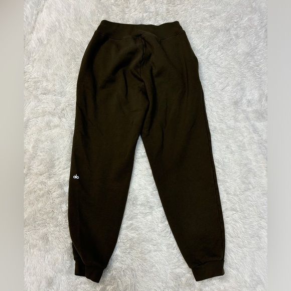 Alo Yoga Slick Zip Front Sweatpant in Dark Olive - Picture 4 of 4